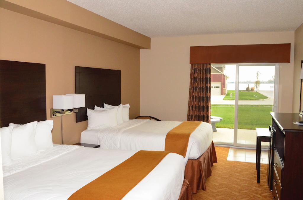 Cobblestone Inn & Suites - Lake View Szoba fotó