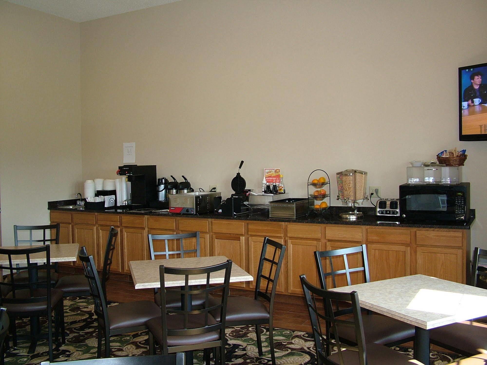 Cobblestone Inn & Suites - Lake View Kültér fotó